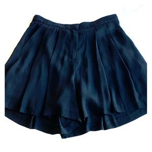 BB Dakota Flounce High-wasted shorts